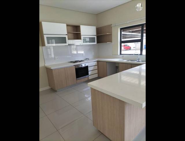 2 BEDROOM TOWNHOUSE FOR SALE IN CHROOM PARK